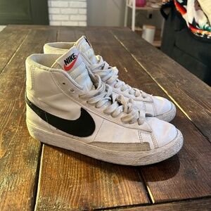 Youth size 5/ladies 7 Nike blazer